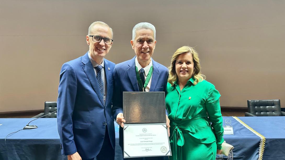 Ex-presidente do Crea-MG é homenageado com a mais alta distinção da UFMG