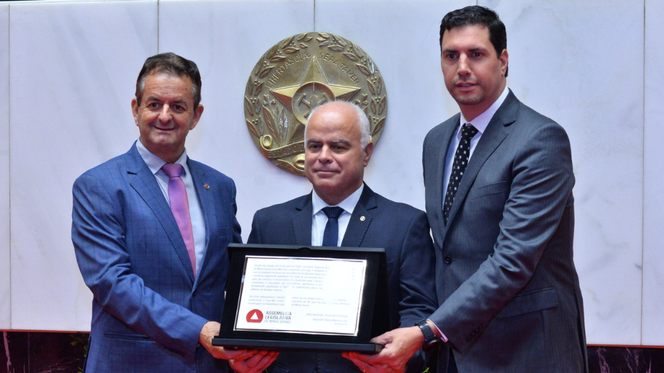 ALMG homenageia Crea-MG pelos seus 90 anos de história